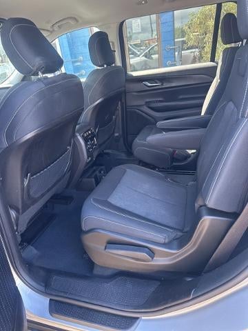 2023 Jeep Grand Cherokee L Laredo 4x4