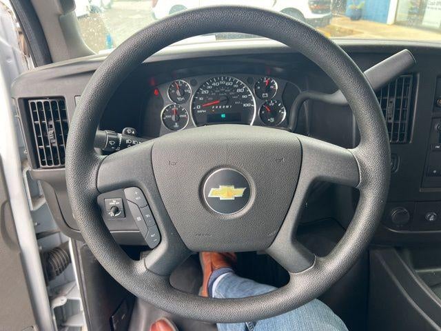 2022 Chevrolet Express Cargo Van 2500 Regular Wheelbase Rear-Wheel Drive