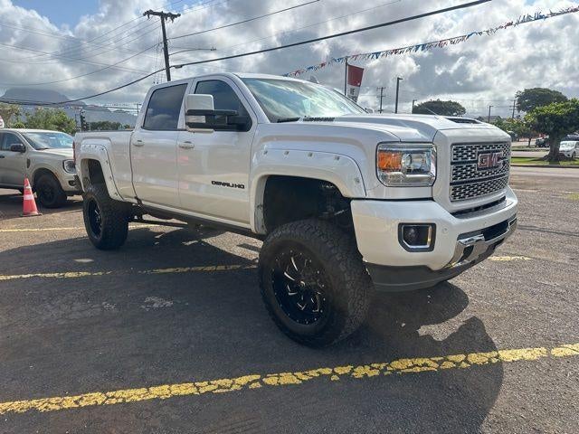 2018 GMC Sierra 2500 HD Crew Cab Standard Box 4-Wheel Drive Denali