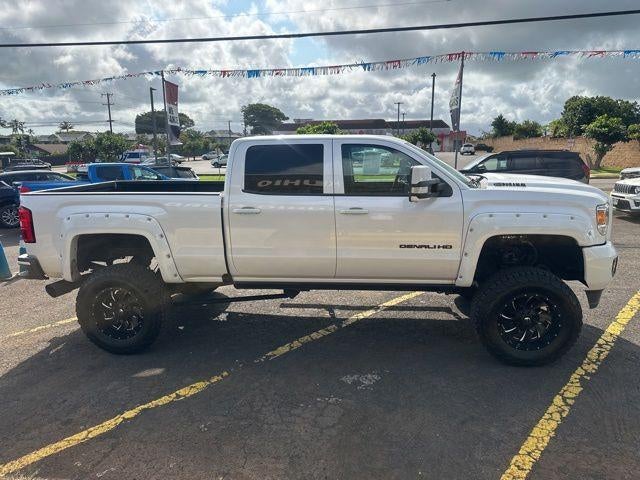 2018 GMC Sierra 2500 HD Crew Cab Standard Box 4-Wheel Drive Denali