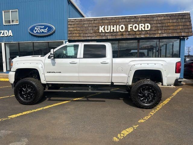 2018 GMC Sierra 2500 HD Crew Cab Standard Box 4-Wheel Drive Denali