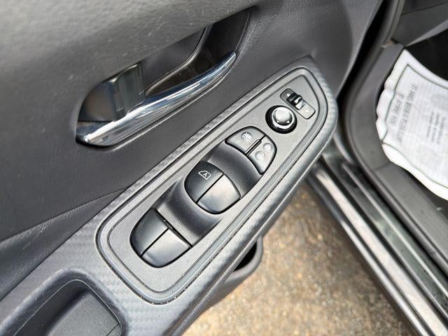 2023 Nissan Versa SV CVT