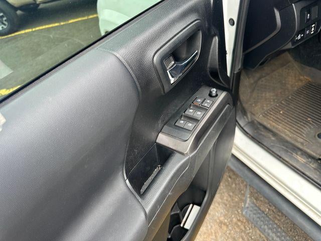 2023 Toyota Tacoma 4WD 4WD SR Double Cab 5' Bed V6 AT (GS)