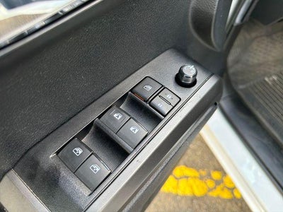 2023 Toyota Tacoma 4WD 4WD SR5 Double Cab 6' Bed V6 AT (Natl)