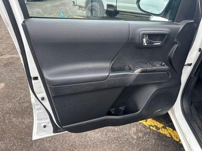 2022 Toyota Tacoma 4WD 4WD SR Access Cab 6' Bed V6 AT (SE)