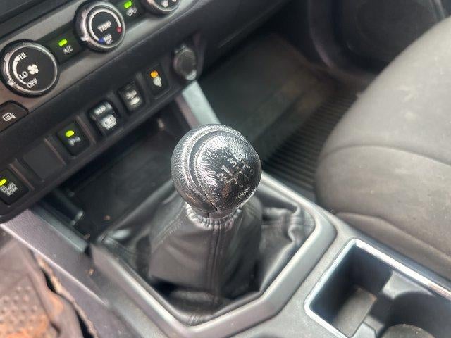 2019 Toyota Tacoma 4WD 4WD SR Double Cab 5' Bed V6 MT (GS)