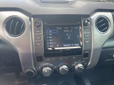 2017 Toyota Tundra 4WD 4WD SR5 CrewMax 5.5' Bed 5.7L (SE)