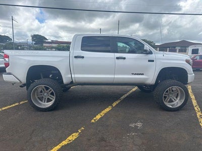 2017 Toyota Tundra 4WD 4WD SR5 CrewMax 5.5' Bed 5.7L (SE)