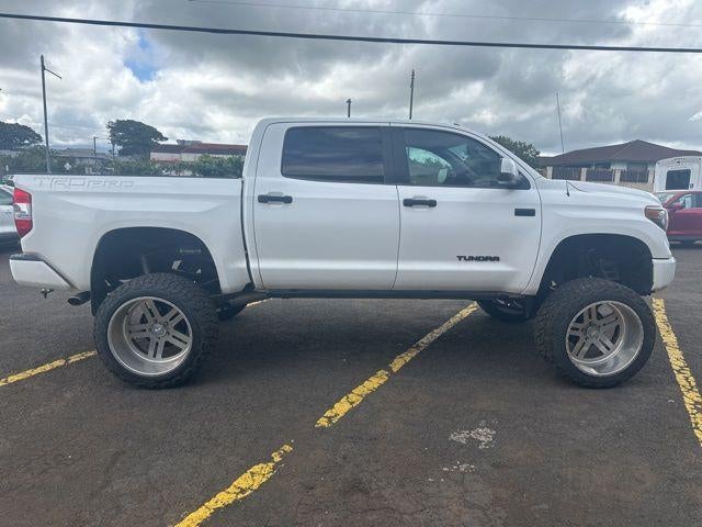 2017 Toyota Tundra 4WD 4WD SR5 CrewMax 5.5' Bed 5.7L (SE)