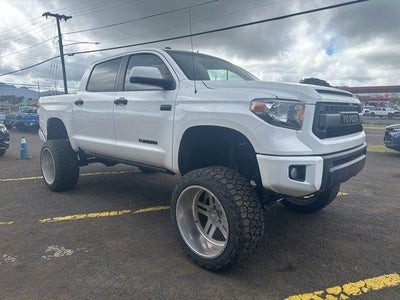 2017 Toyota Tundra 4WD 4WD SR5 CrewMax 5.5' Bed 5.7L (SE)